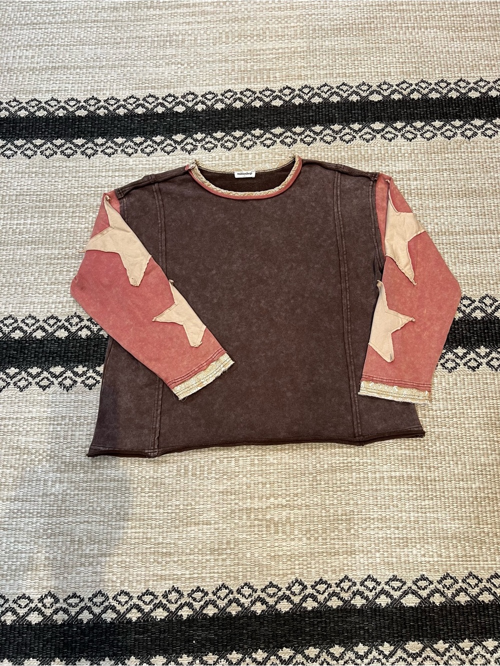 Two-Tone Star Sleeve Pullover - Brown & Pink